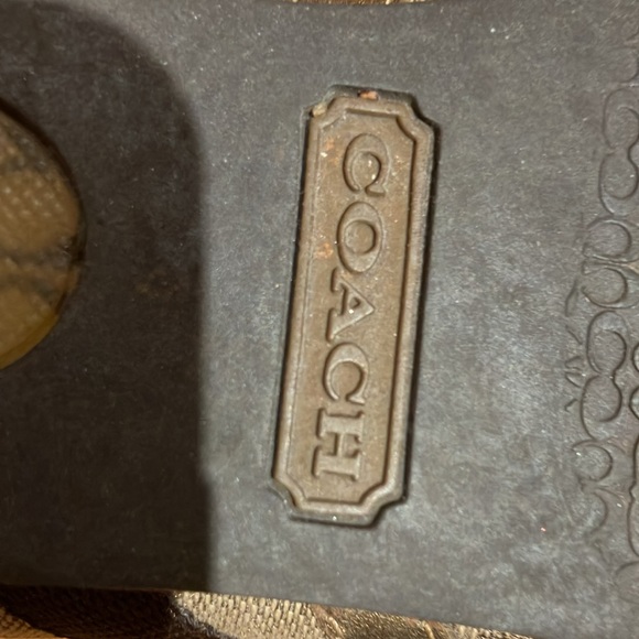 Ladies Coach sneakers. - Picture 2 of 4